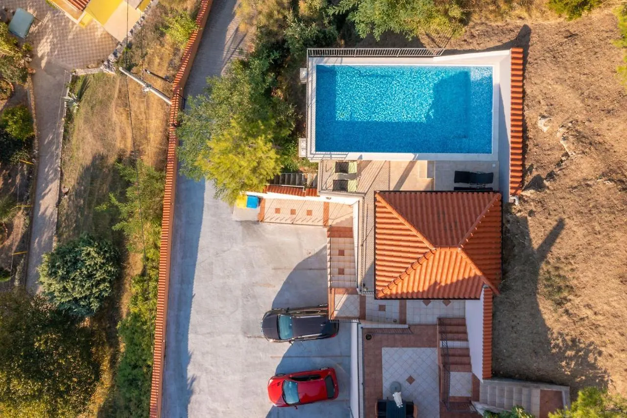 Apartment Doris Supetarska Draga 0*,  Croatia